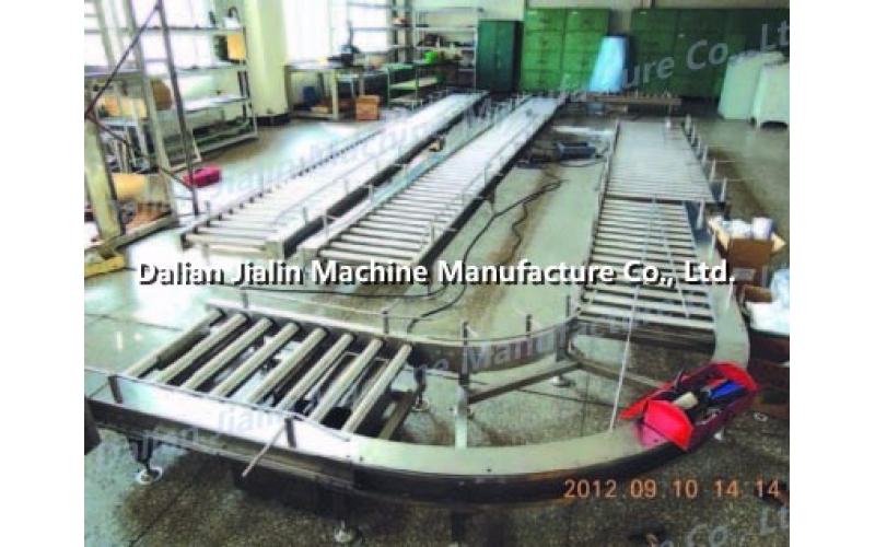 Stainless steel conveyor for seafood